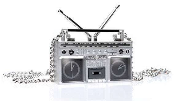 boombox-necklace