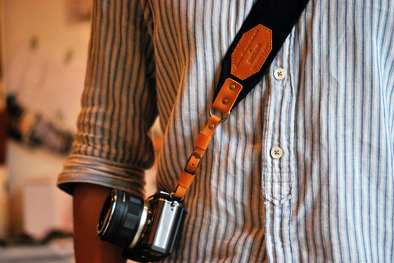 roberu-leather-and-canvas-camera-strap