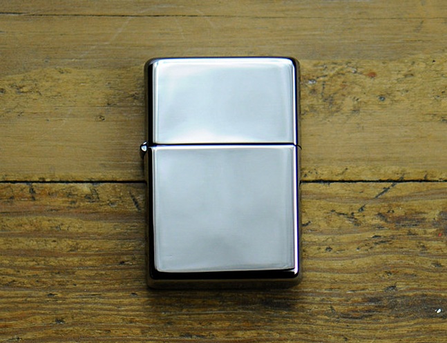 Zippo-Lighter—Vintage-Polished-Chrome