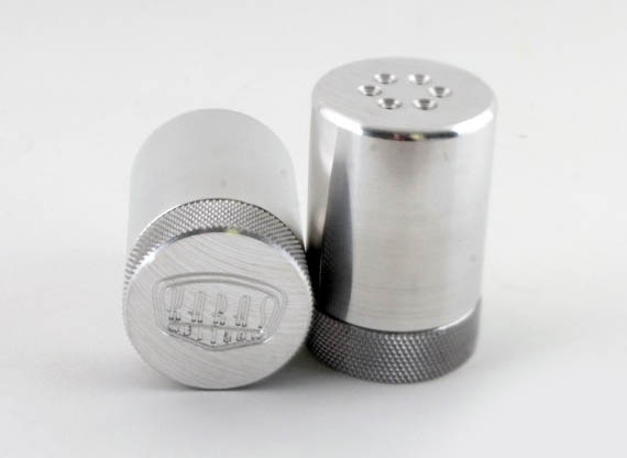 Knurled-Aluminum-Salt-Pepper-Shakers