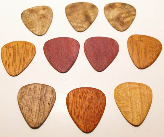 Wooden-Guitar-Picks