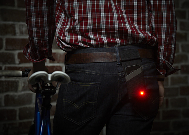 Monocle-iPhone-Bike-Light-1