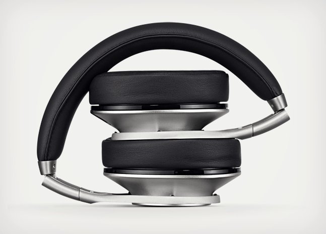 Beats-by-Dre-2012-Executive-Headphones-4