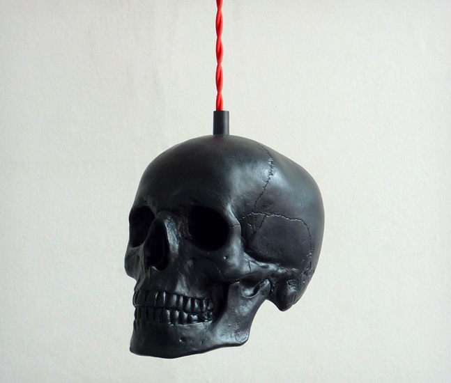 Skull-Pendant-Light-2