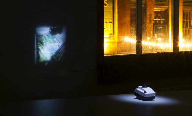 Projecteo-The-Tiny-Instagram-Projector-1