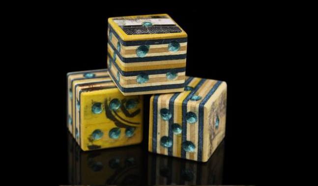Recycled-Skateboard-Dice-2