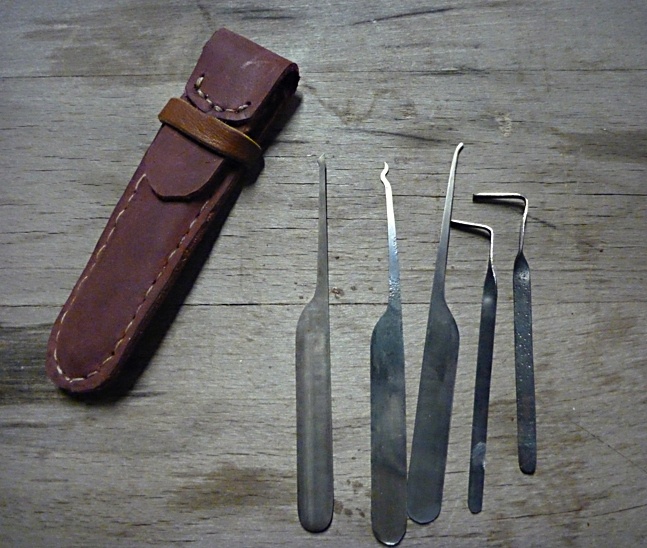 Lockpick-Tool-Set-Made-From-Bandsaw-Blades-1