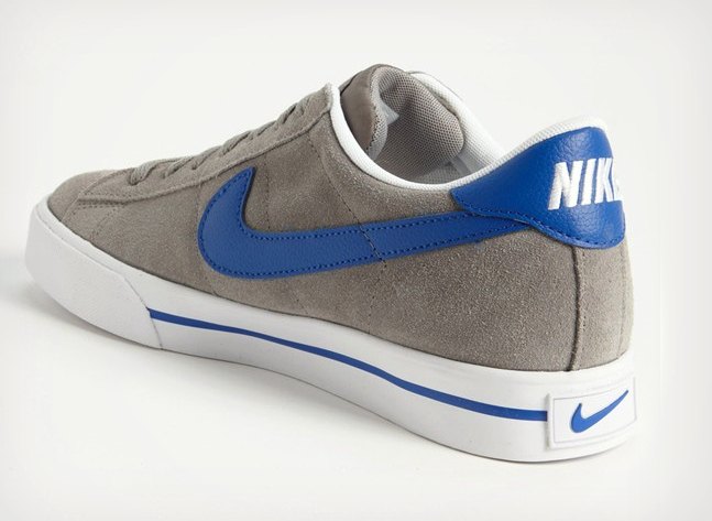 classic nikes sneakers