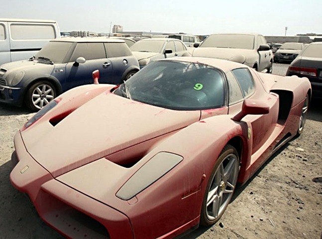 Abandoned-Luxury-Cars-of-Dubai-1