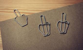 middle-finder-paperclips-wide
