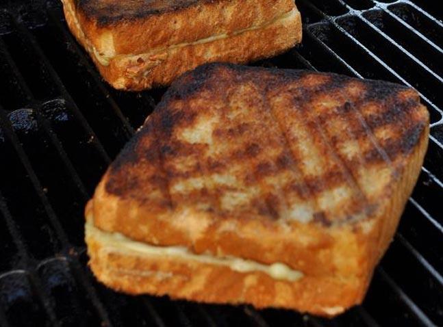 grilled-cheese-on-the-grill
