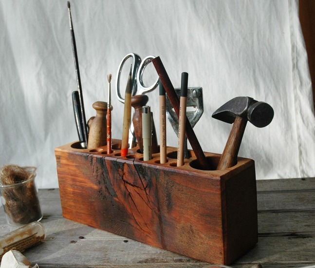 The Desk Caddy