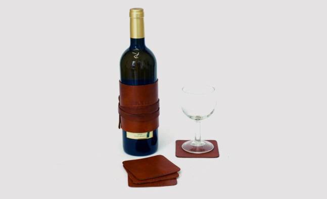 This Vegetable-Tanned Leather Wine Set Is Made for the Sophisticated Wine Connoisseur