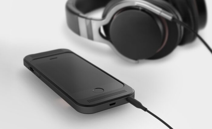 Amp Smartphone Case With Intelligent Sound