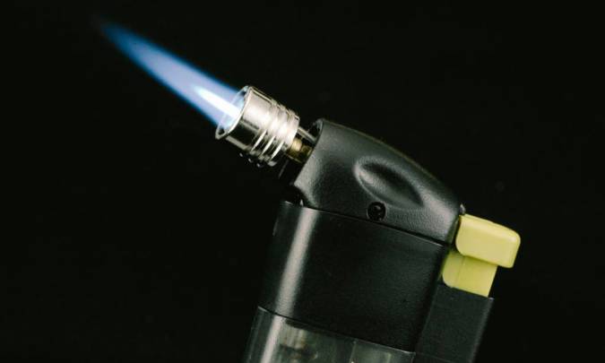 Turn Your Disposable Lighter Into a Pocket Torch | Cool Material