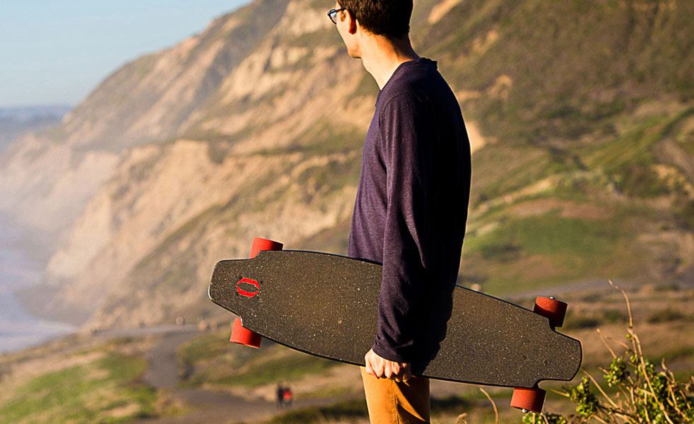 The First Electric Skateboard With In-Wheel Motors