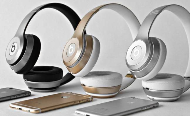 Beats Solo2 Wireless Headphones in Apple Colors