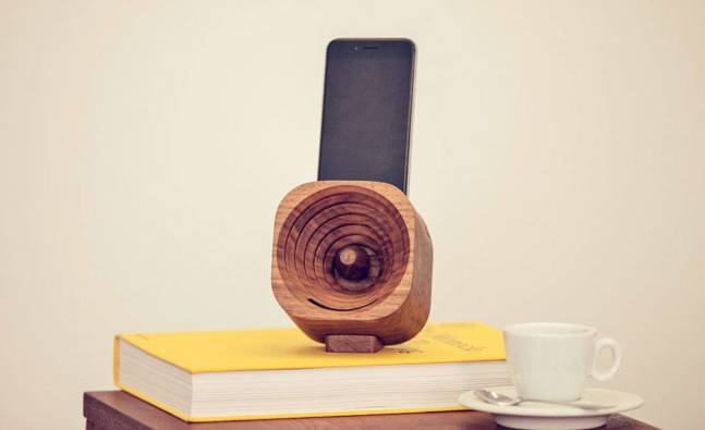 Trobla Adjustable Wooden Phone Amplifier