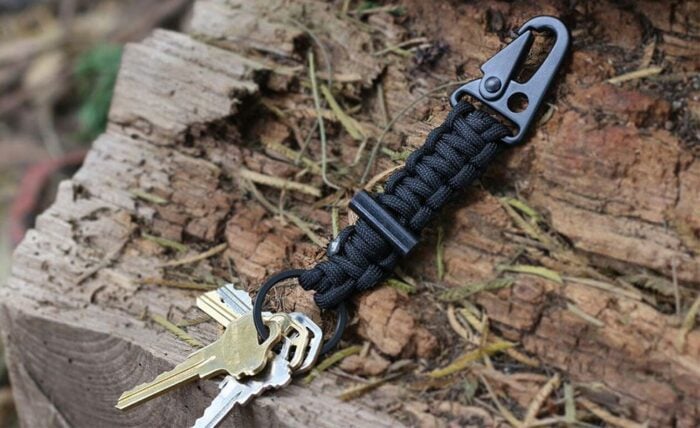 The Paracord Bracelet And Keychain That Start Fires