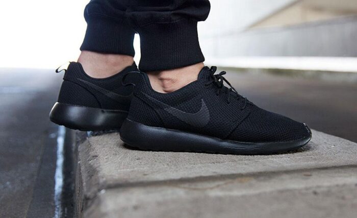 Nike Roshe One “Triple Black”