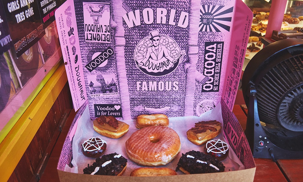 inside-voodoo-donuts-cm-8