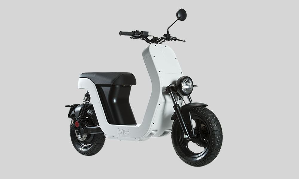 ME Is a Modern Electric Scooter With Classic Italian Styling