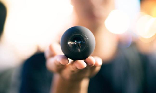 The Luna 360° Camera Fits in the Palm of Your Hand