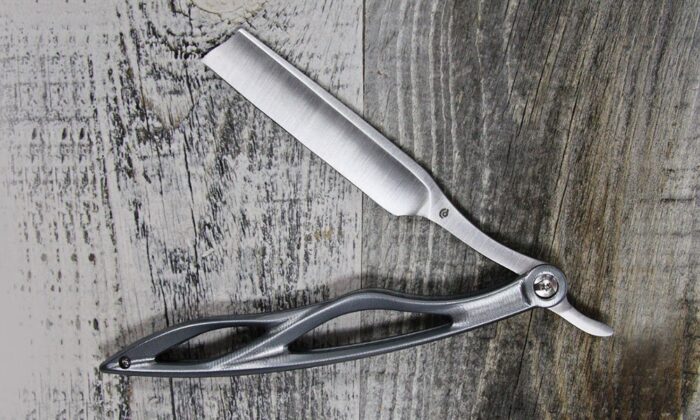 Discommon Aluminum Straight Razor