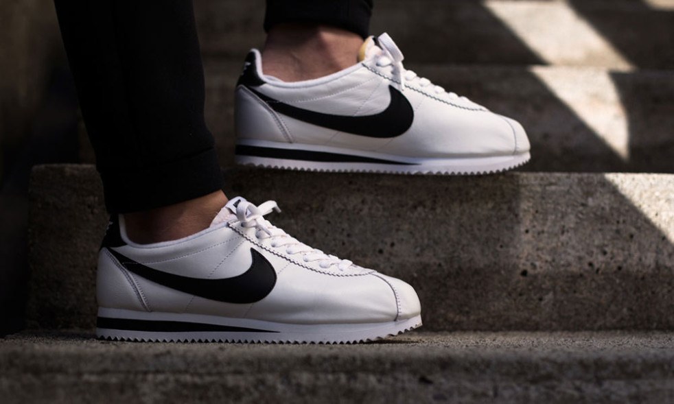 black nike cortez