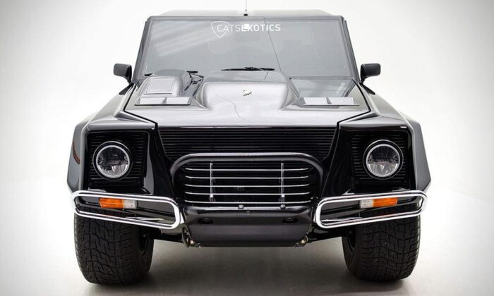 1990 Lamborghini LM002 Rambo Lambo