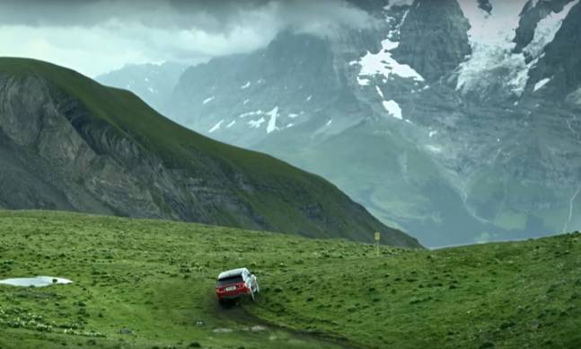 A Range Rover Sport Takes the Inferno Downhill Challenge