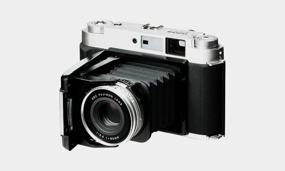 Fujifilm-GF670-Rangefinder-folding-camera