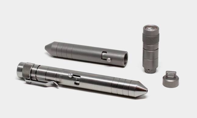 Refyne P1 Titanium Pen & Flashlight