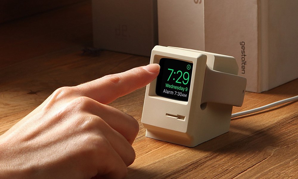 This Stand Turns Your Apple Watch Into a Vintage Macintosh