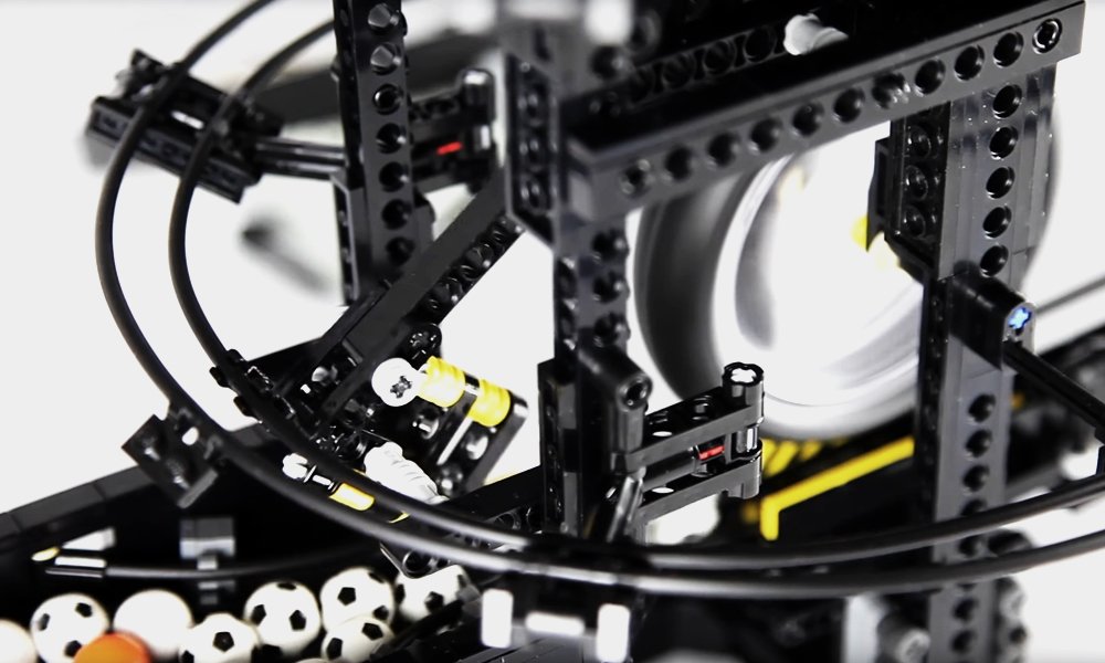 This LEGO Machine Fires Balls at 1,000 RPM