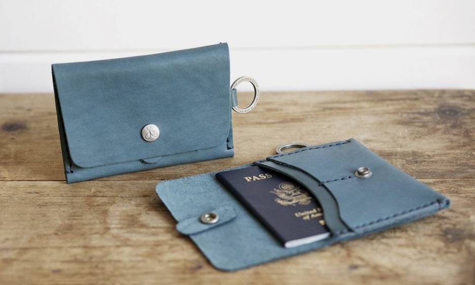 8-Travel-Wallets-That-Wont-Make-You-Look-Like-a-Tourist
