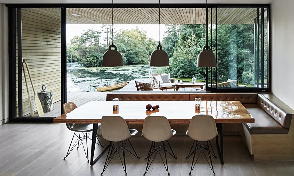 Pretend-to-Be-a-Modern-English-Lord-at-the-Backwater-House-4
