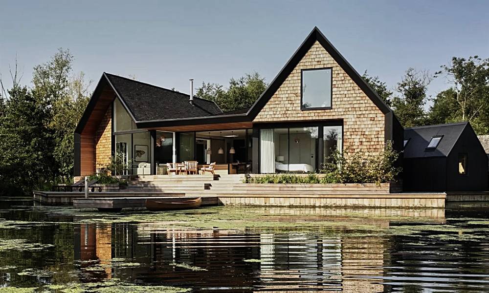 Pretend-to-Be-a-Modern-English-Lord-at-the-Backwater-House-new