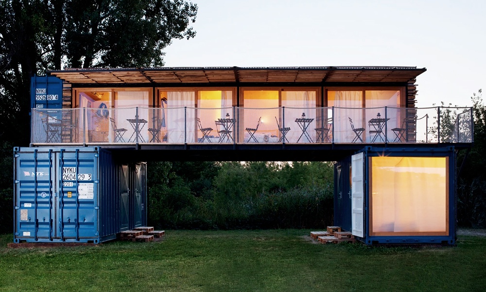 Artikul Shipping Container Hotel