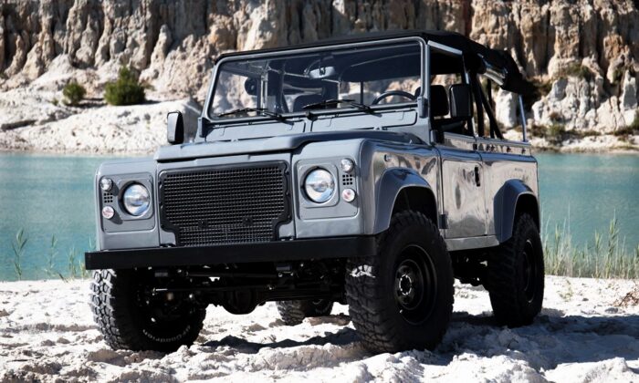 Land Rover Defender 90 Nardo Grey