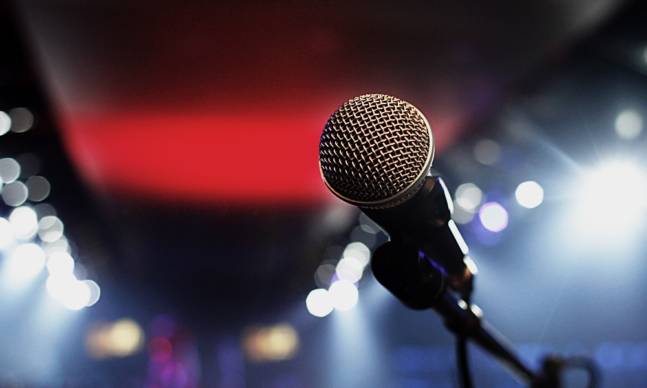10 Karaoke Songs Guaranteed to Win Over the Crowd