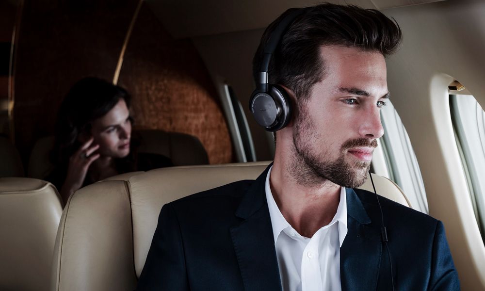 8 Pairs of Noise-Cancelling Headphones for Your Next Flight
