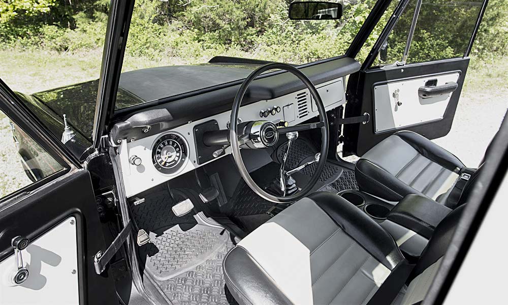 1969-Ford-Bronco-U14-Half-Cab-Auction-4