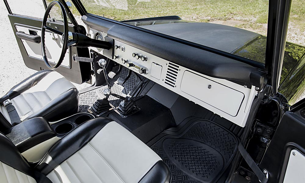 1969-Ford-Bronco-U14-Half-Cab-Auction-5