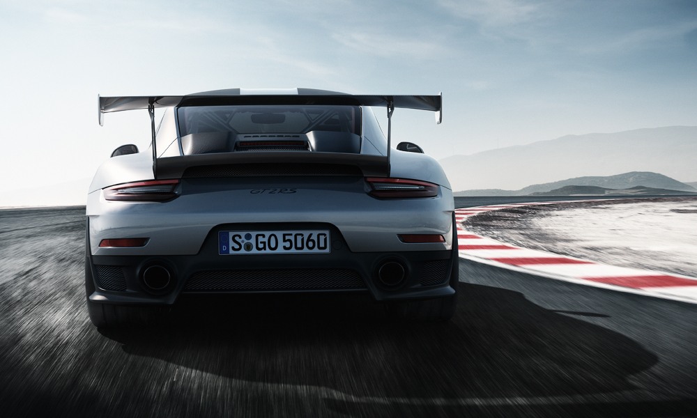 Porsche-911-GT2-RS-3