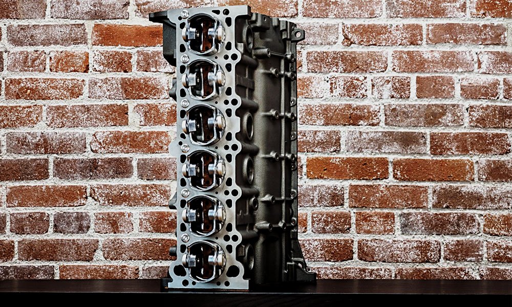 This-Watch-Winder-Is-Made-from-a-Engine-2