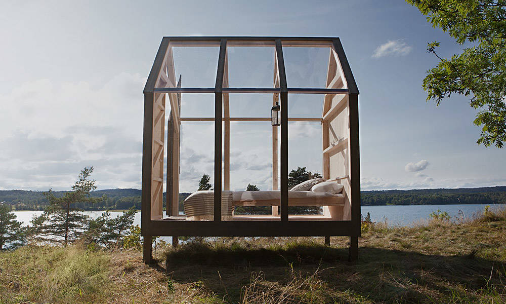 A-Few-Lucky-People-Will-Get-to-Connect-With-Nature-in-a-Glass-Cabin