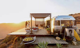 Stay-in-this-Airstream-Next-Time-Youre-in-Malibu-1