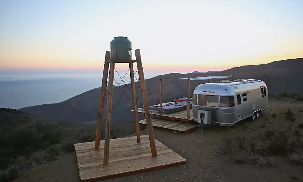 Stay-in-this-Airstream-Next-Time-Youre-in-Malibu-4