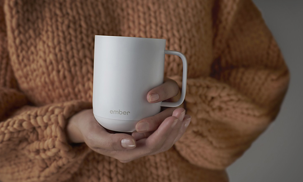 Ember-Ceramic-Mug-Keeps-Your-Coffee-at-the-Perfect-Temperature-2